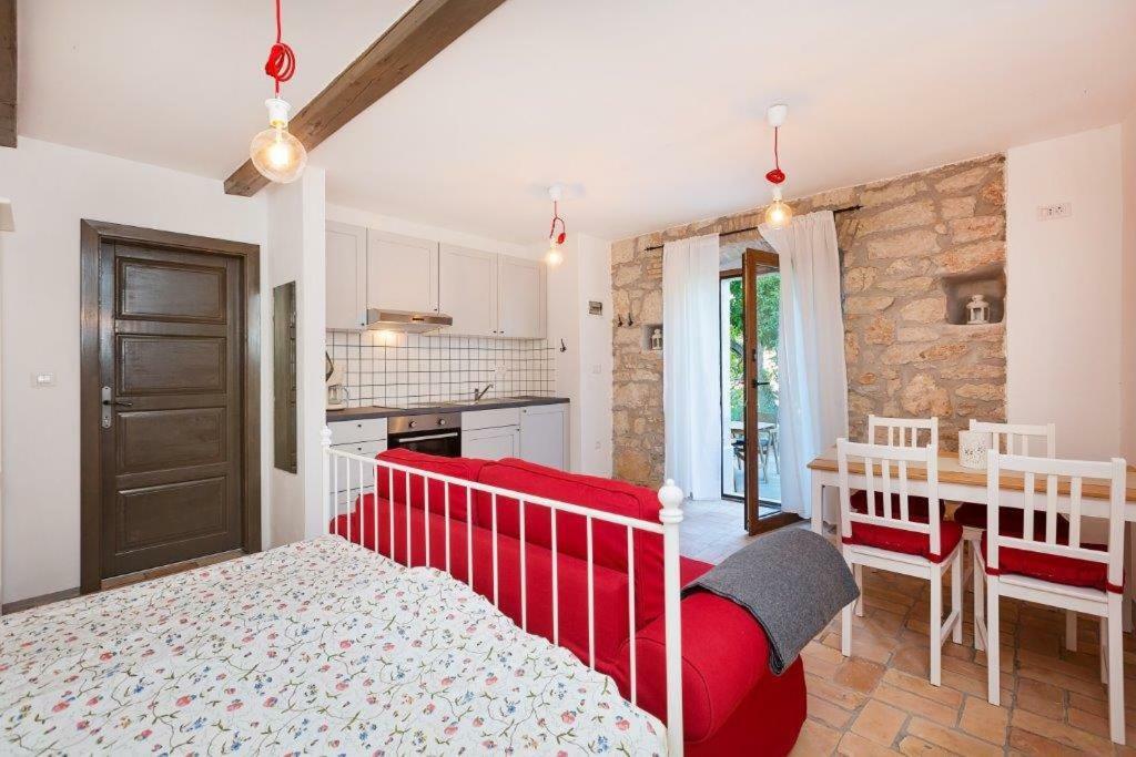 Old Town Studio And Apartment Vrsar Bagian luar foto